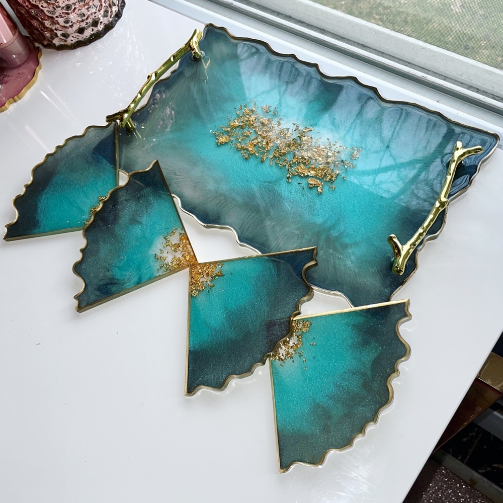 Geode Agate Tray and Slice Coaster Set in Aqua